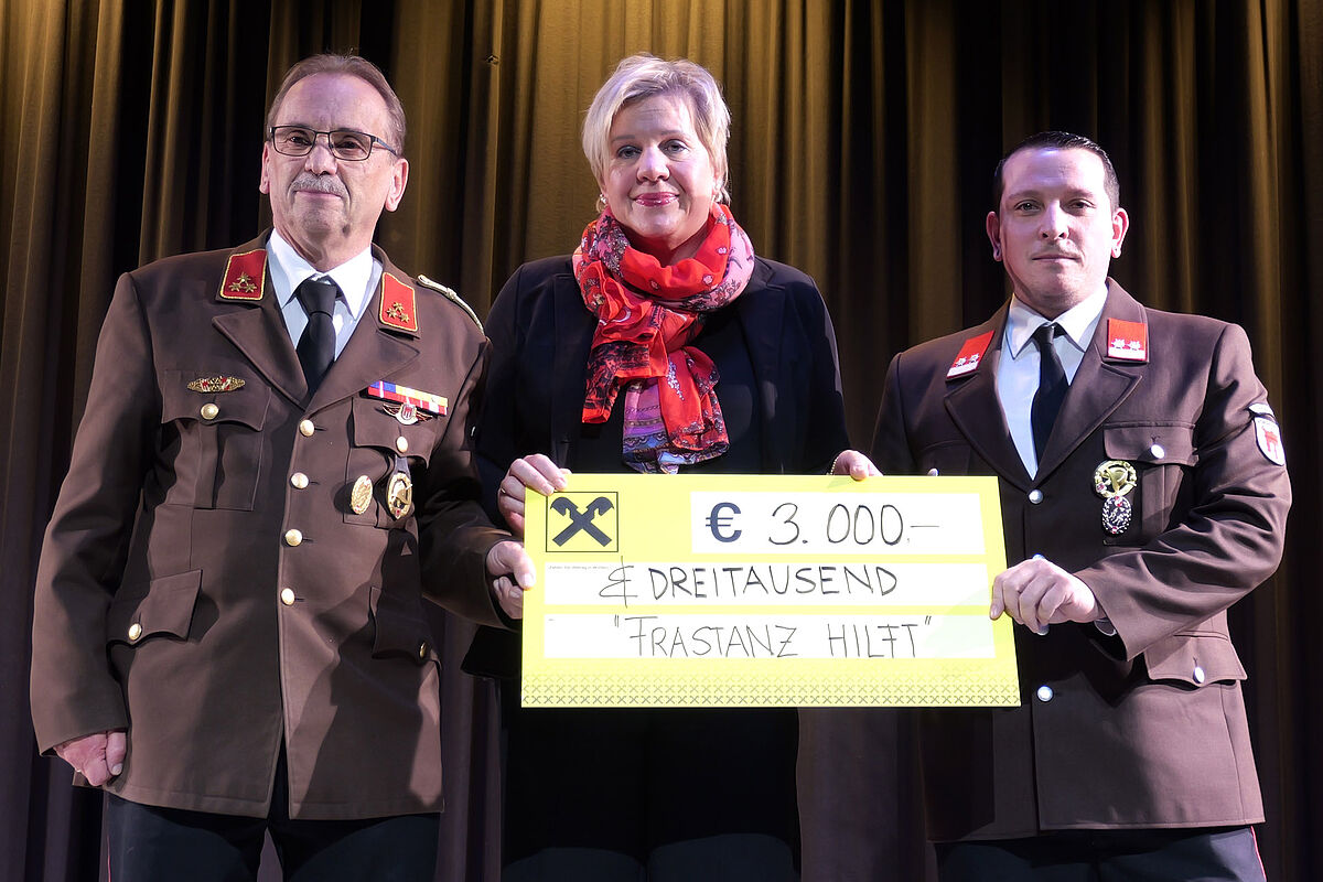 Martin Schmid, Vizebürgermeisterin Michaela Gort und Marcel Salcher. (Fotoquelle: Henning Heilmann)