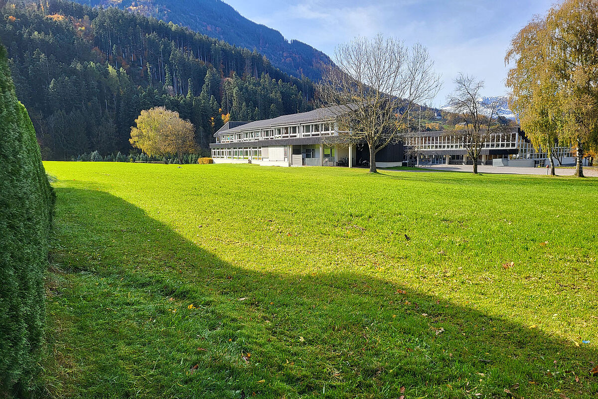 Beim Feldgatter im Ortsteil Einlis.