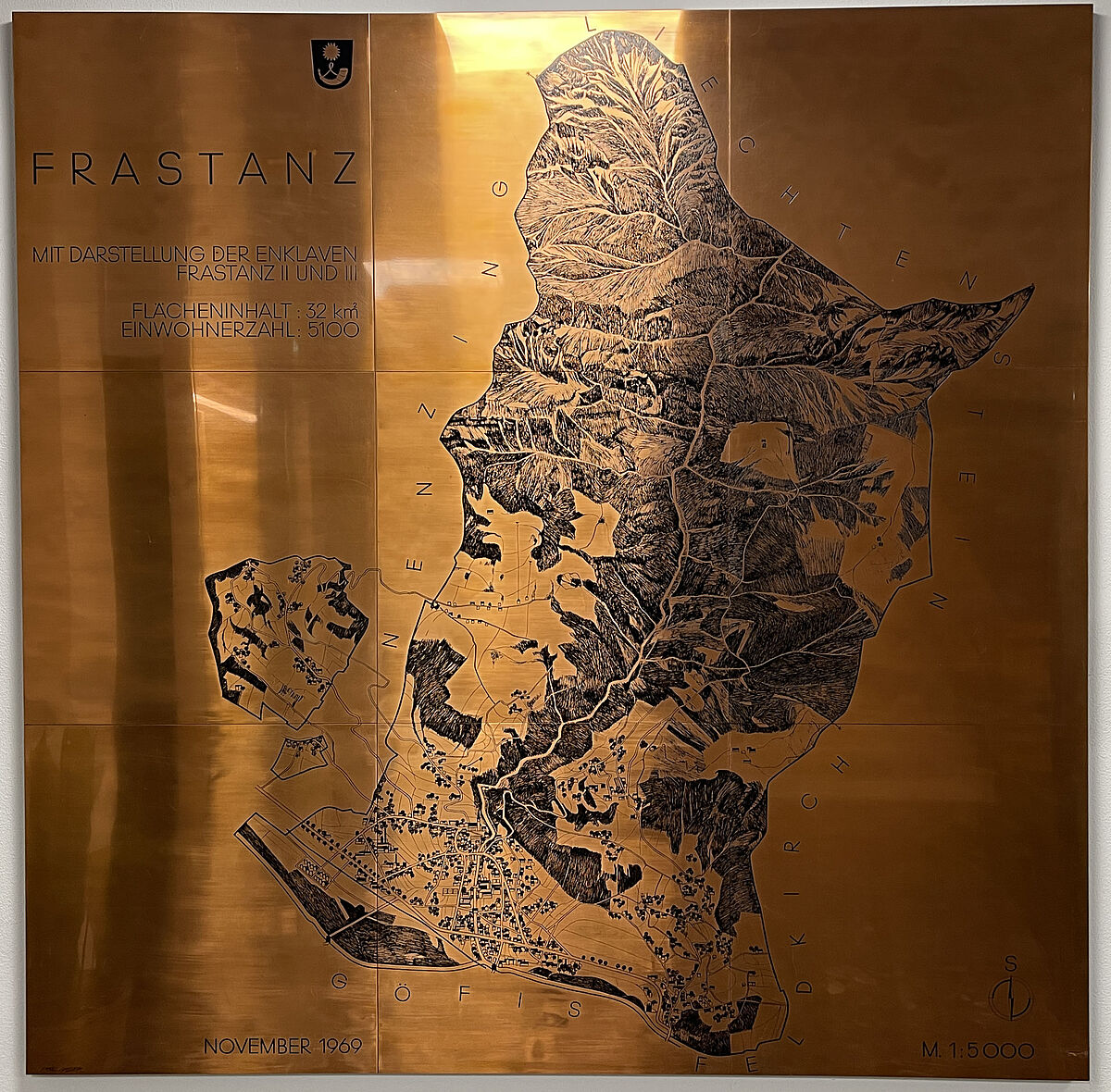 Die Kupfertafel misst knapp 197 x 197 cm. 